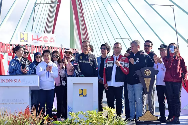 Jokowi Resmikan Jembatan di Pulau Balang