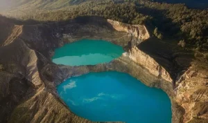 Keindahan Danau Kelimutu di Flores, Nusa Tenggara Timur